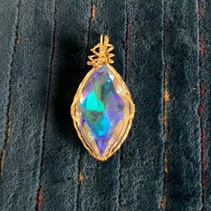 Pendant gold filled crystal